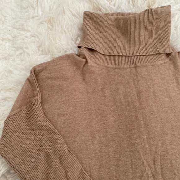 guess by marciano
Turtle-neck Long Sweater Dress - Picture 2 of 4